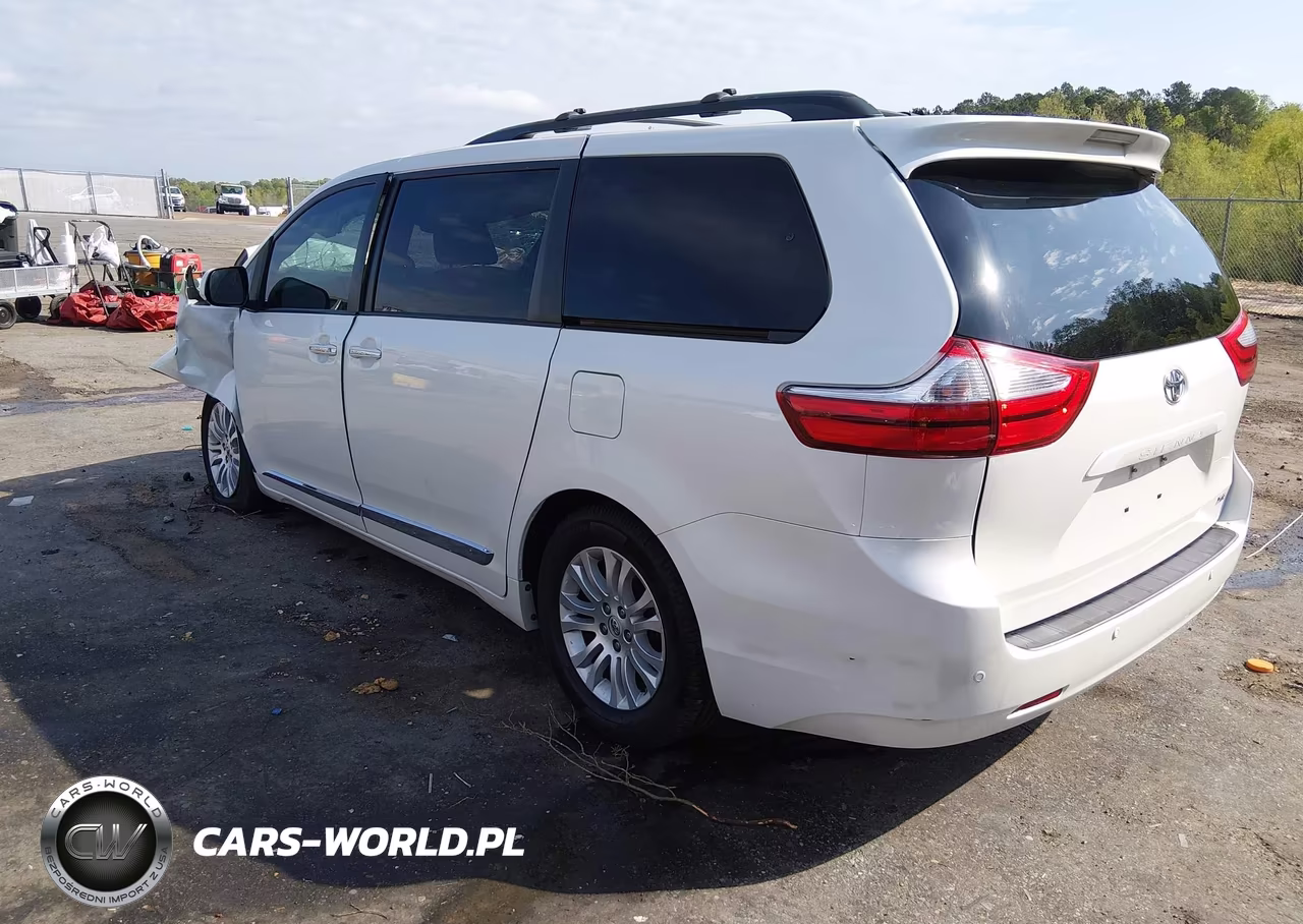 2017 Toyota Sienna Xle 8 Passenger VIN:5TDYZ3DC6HS821207 - 3