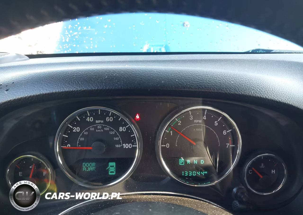 2015 Jeep Wrangler Unlimited Sport VIN:1C4HJWDGXFL550873 - 7