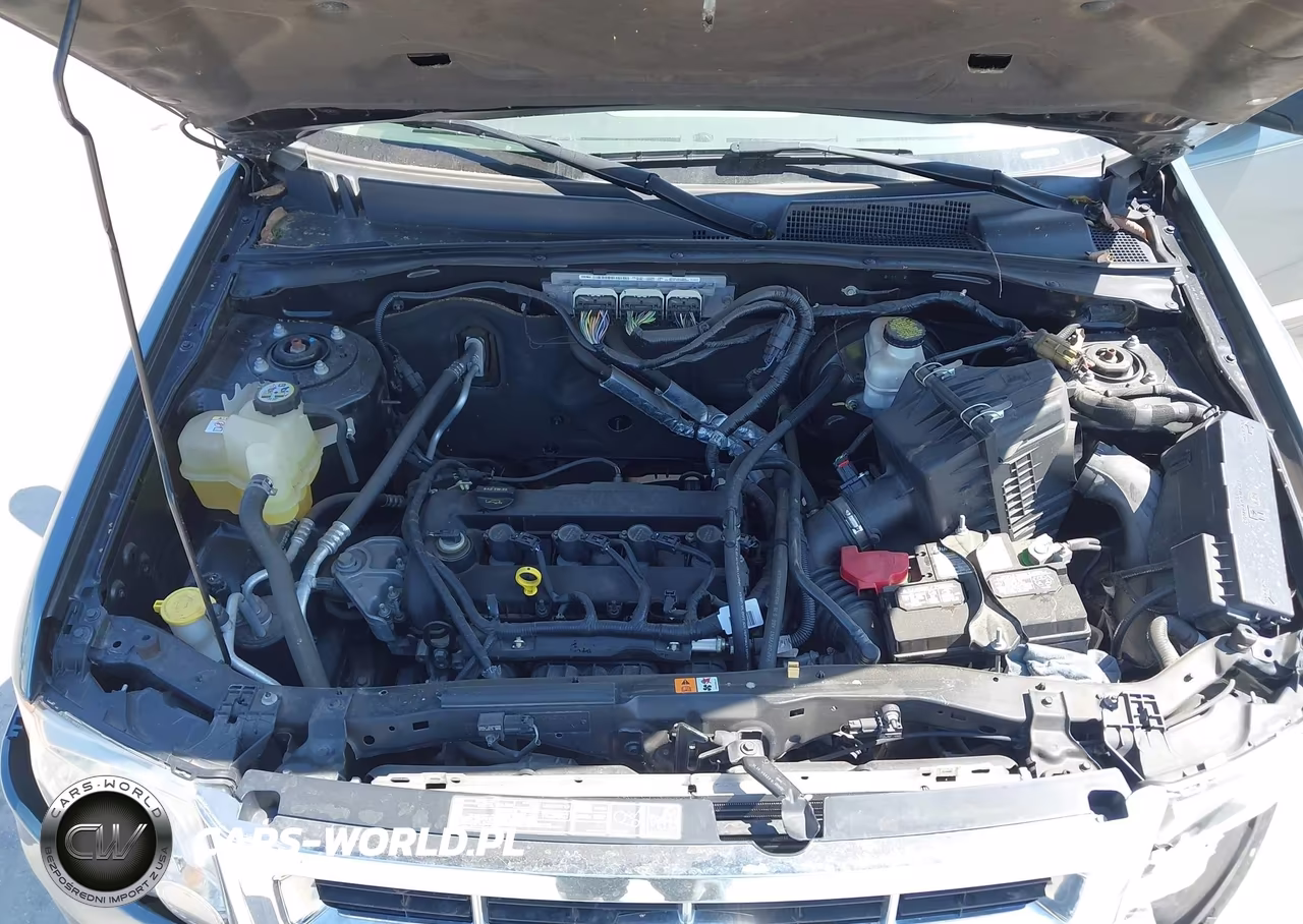 2011 Ford Escape Xls VIN:1FMCU0C76BKA21559 - 10
