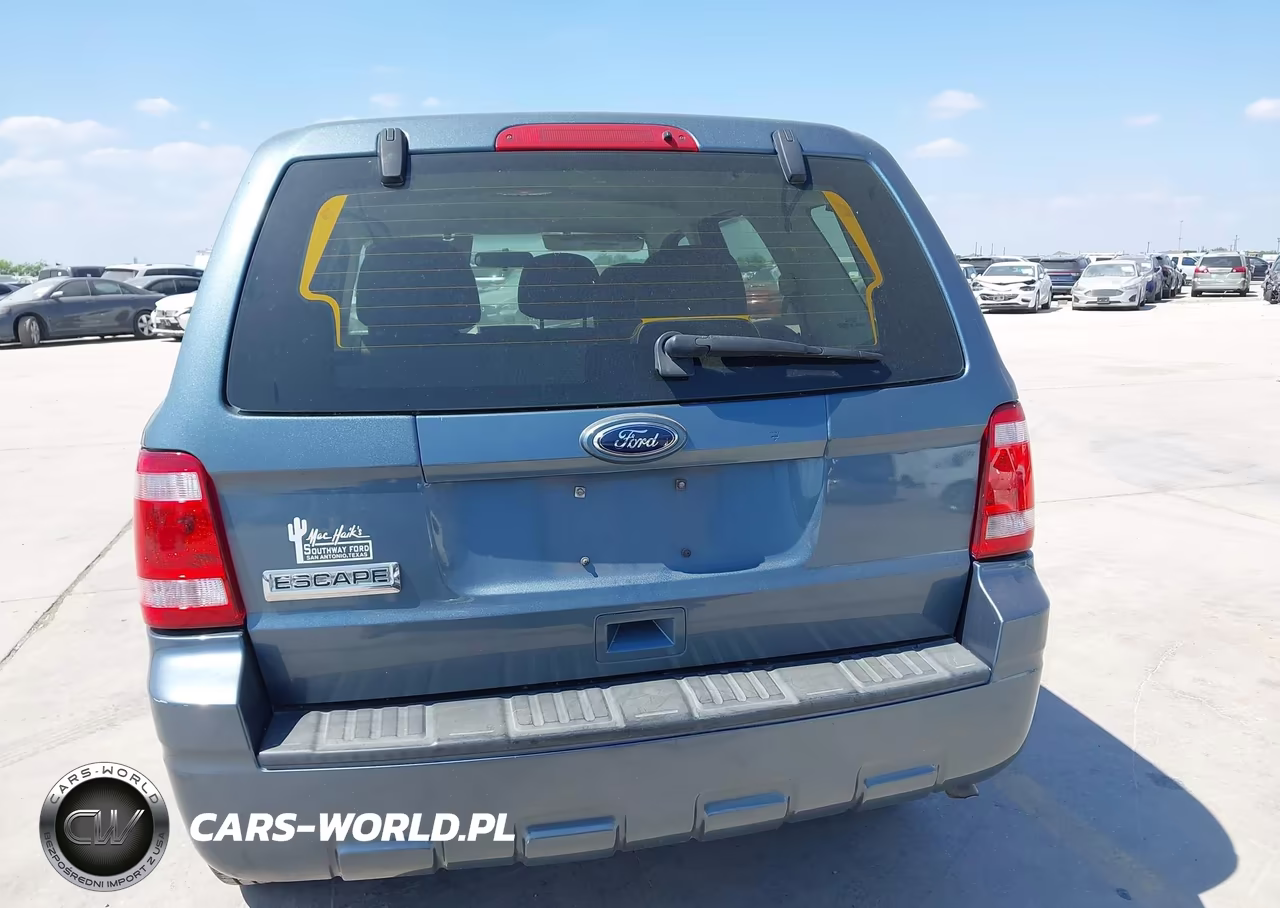 2011 Ford Escape Xls VIN:1FMCU0C76BKA21559 - 16