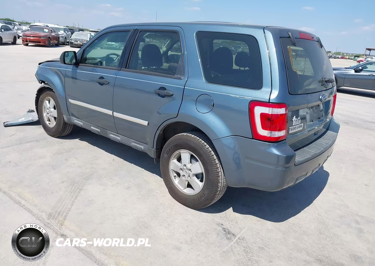 2011 Ford Escape Xls VIN:1FMCU0C76BKA21559 - 3