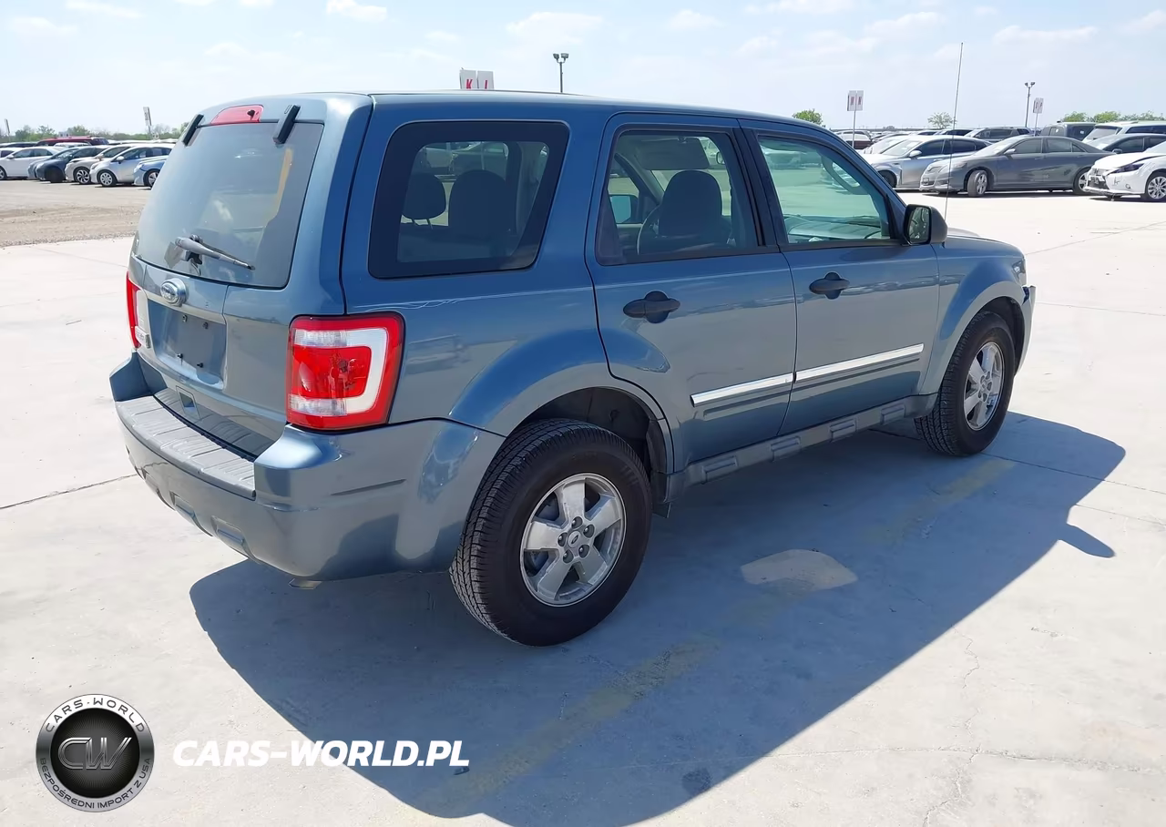 2011 Ford Escape Xls VIN:1FMCU0C76BKA21559 - 4