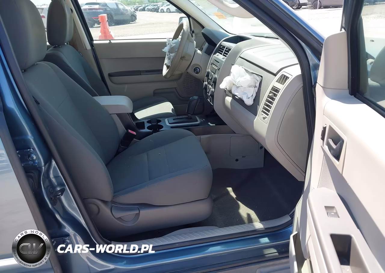 2011 Ford Escape Xls VIN:1FMCU0C76BKA21559 - 5