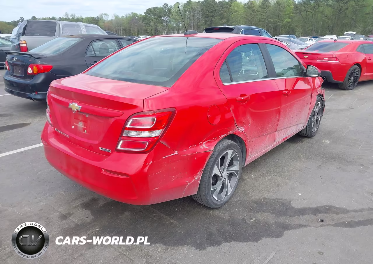 2018 Chevrolet Sonic Premier Auto VIN:1G1JF5SB2J4135109 - 4
