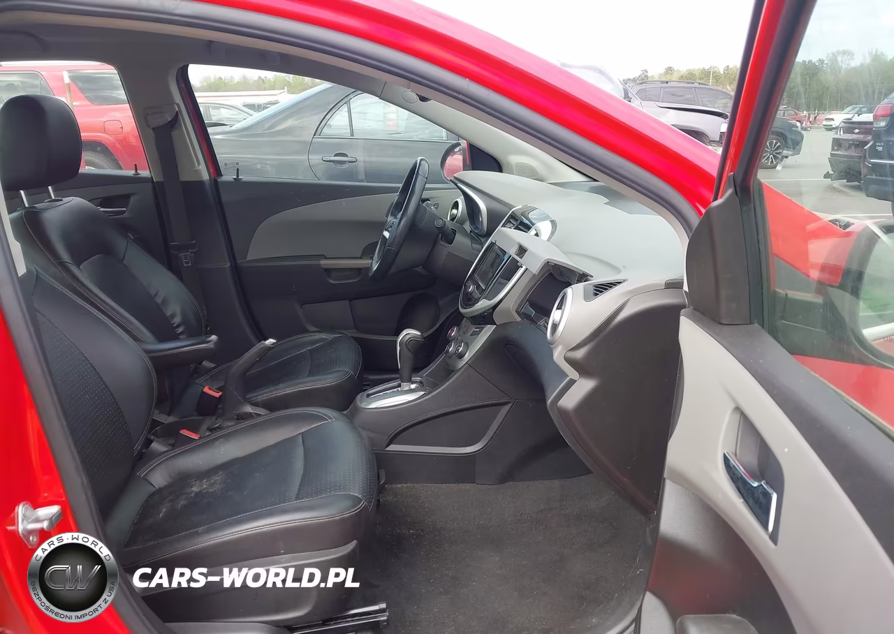2018 Chevrolet Sonic Premier Auto VIN:1G1JF5SB2J4135109 - 5