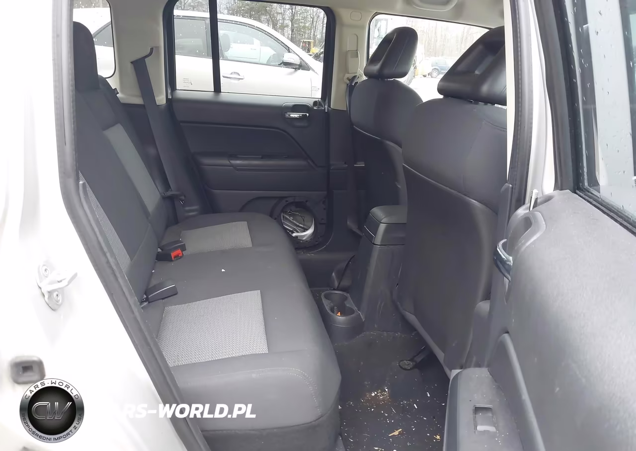 2009 Jeep Patriot Sport VIN:1J4FT28A89D125113 - 8