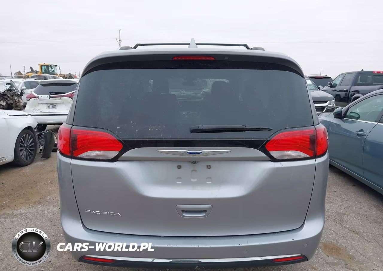 2018 Chrysler Pacifica Touring L VIN:2C4RC1BG2JR142341 - 17