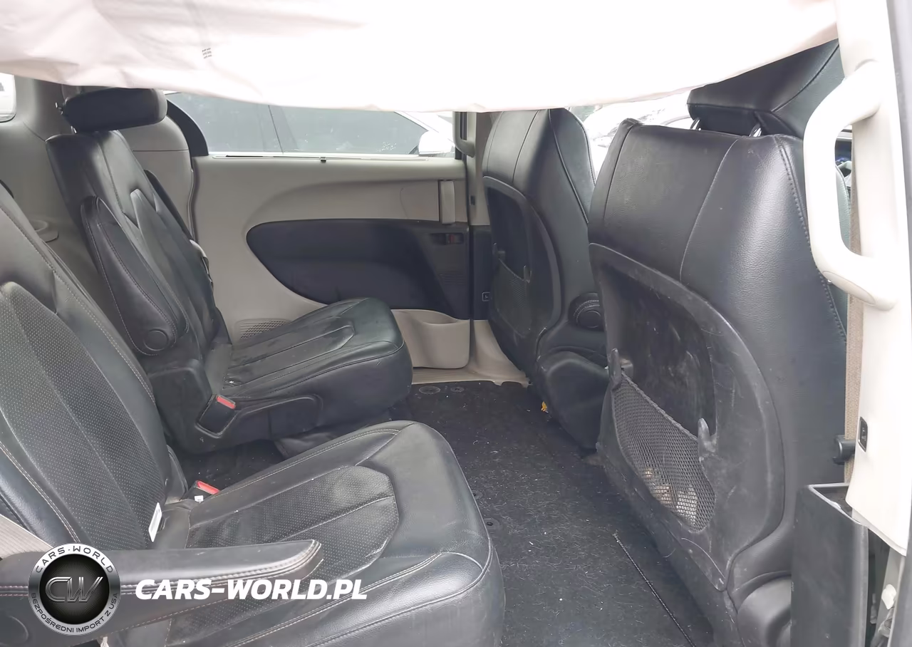 2018 Chrysler Pacifica Touring L VIN:2C4RC1BG2JR142341 - 8