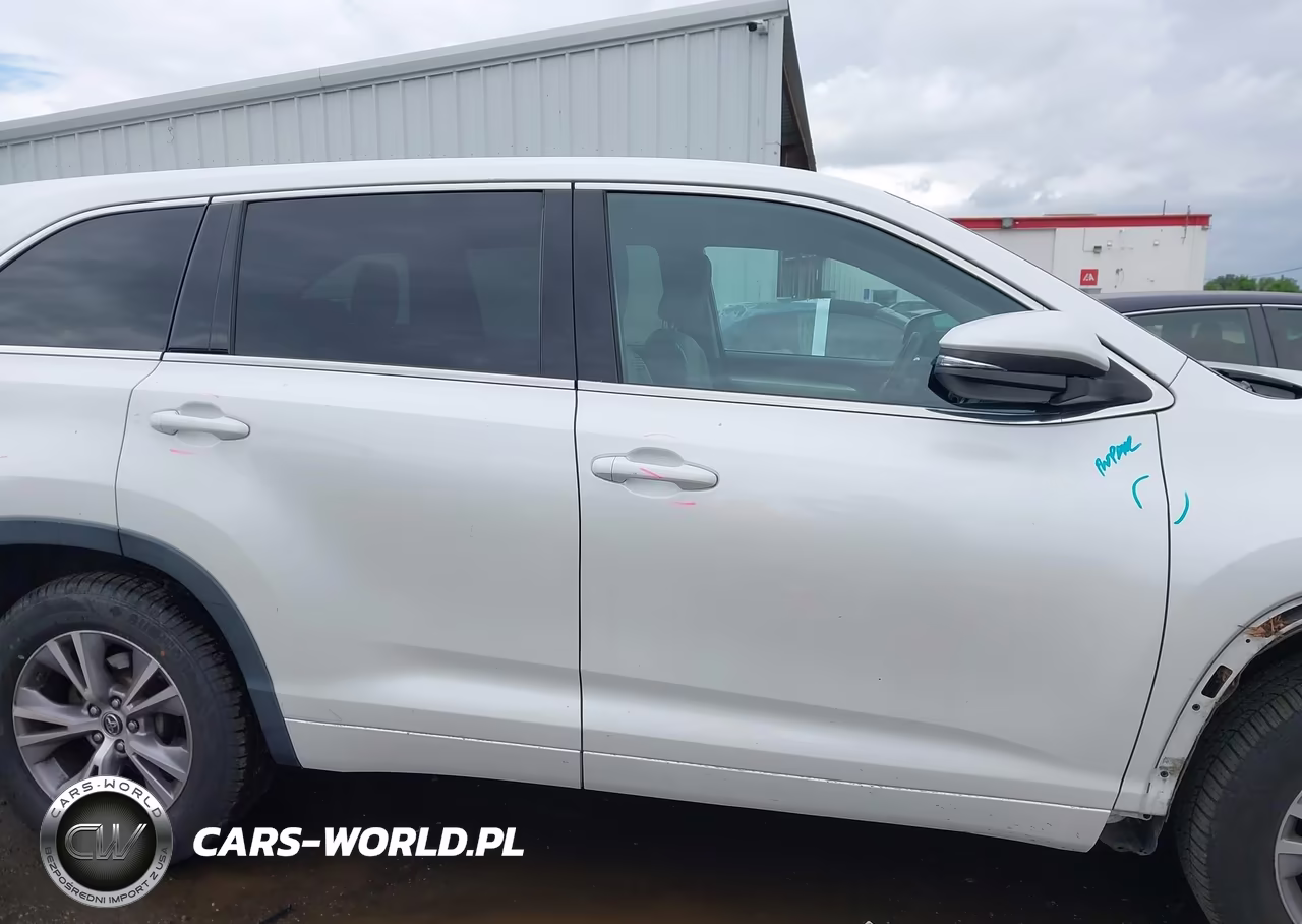 2016 Toyota Highlander Le Plus V6 VIN:5TDBKRFH1GS261942 - 14