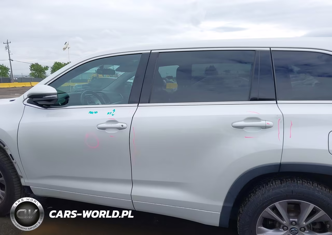 2016 Toyota Highlander Le Plus V6 VIN:5TDBKRFH1GS261942 - 15