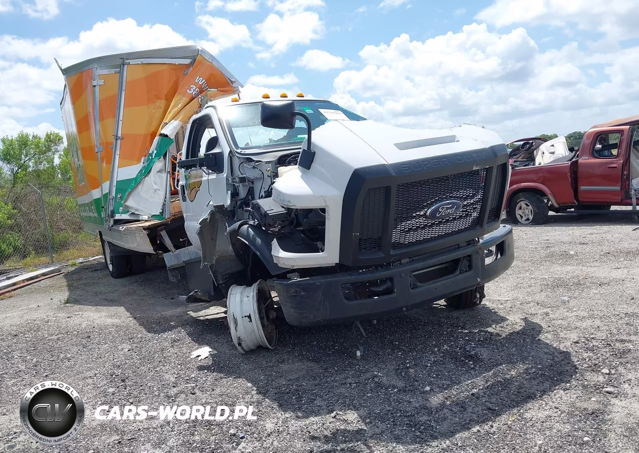 2021 Ford F-650 Gas