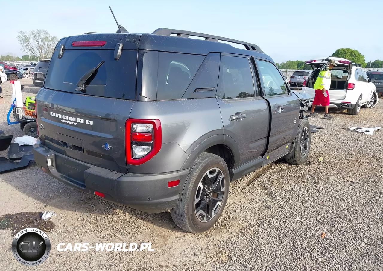 2022 Ford Bronco Sport Outer Banks VIN:3FMCR9C68NRD43004 - 4