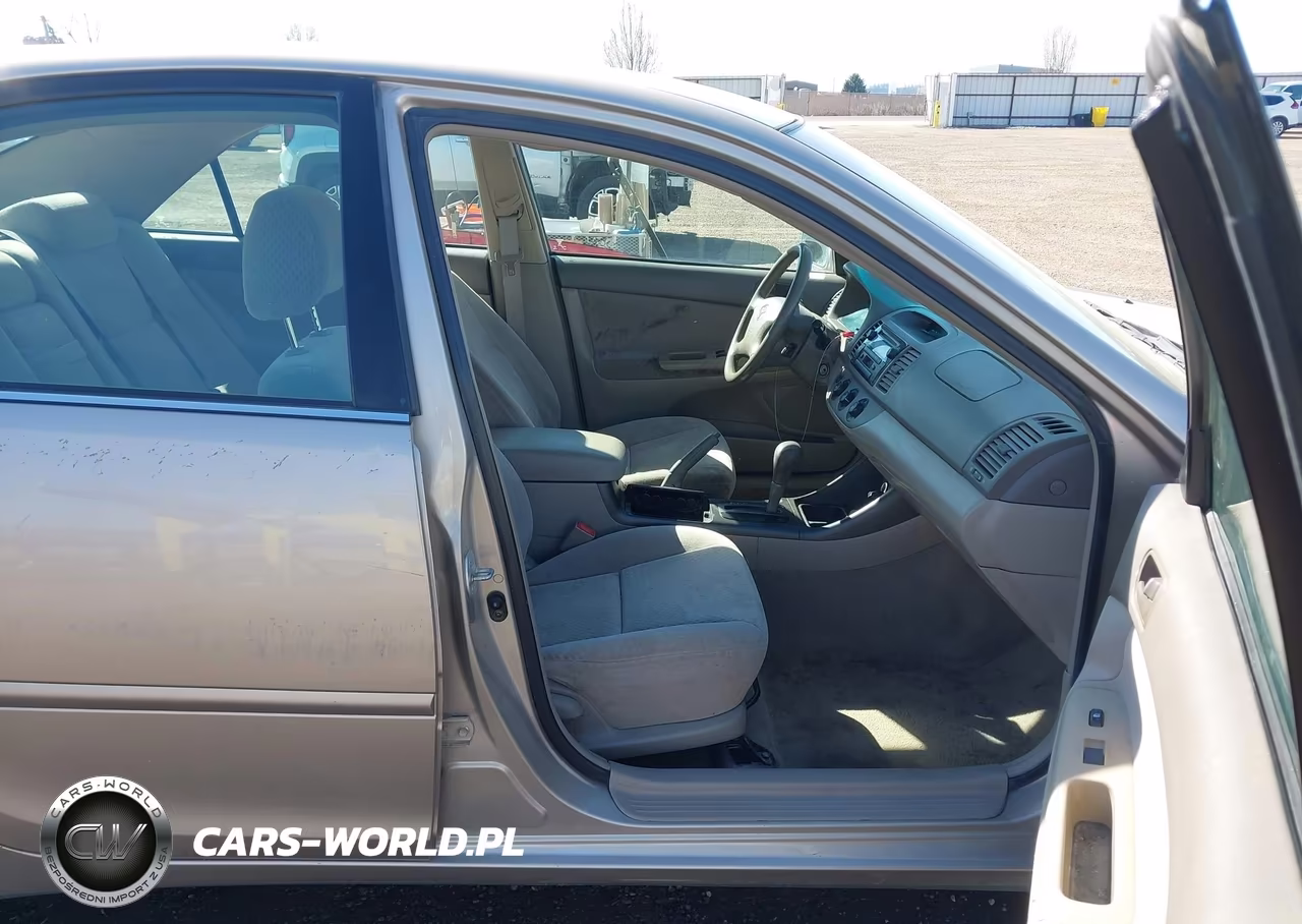 2003 Toyota Camry Le VIN:4T1BE32K43U210720 - 5