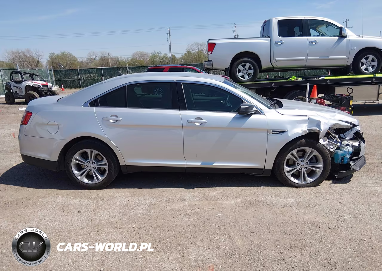 2018 Ford Taurus Se VIN:1FAHP2D82JG105700 - 14