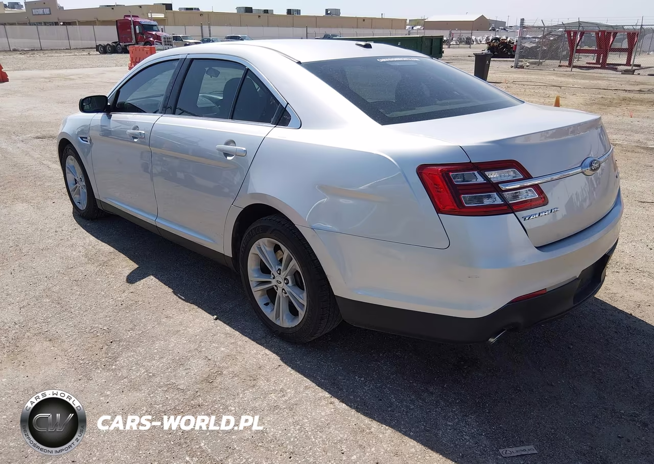 2018 Ford Taurus Se VIN:1FAHP2D82JG105700 - 3