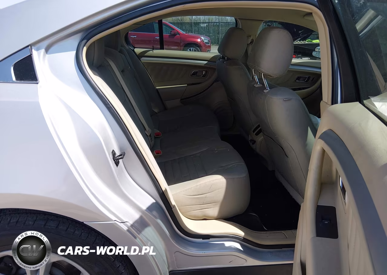 2018 Ford Taurus Se VIN:1FAHP2D82JG105700 - 8