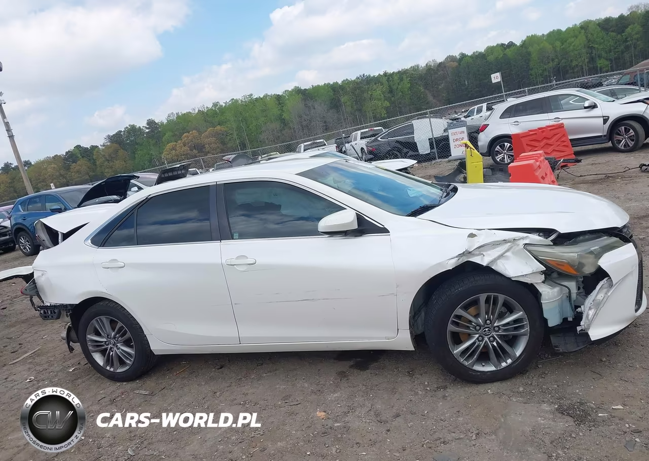 2015 Toyota Camry Se VIN:4T1BF1FK1FU070304 - 14