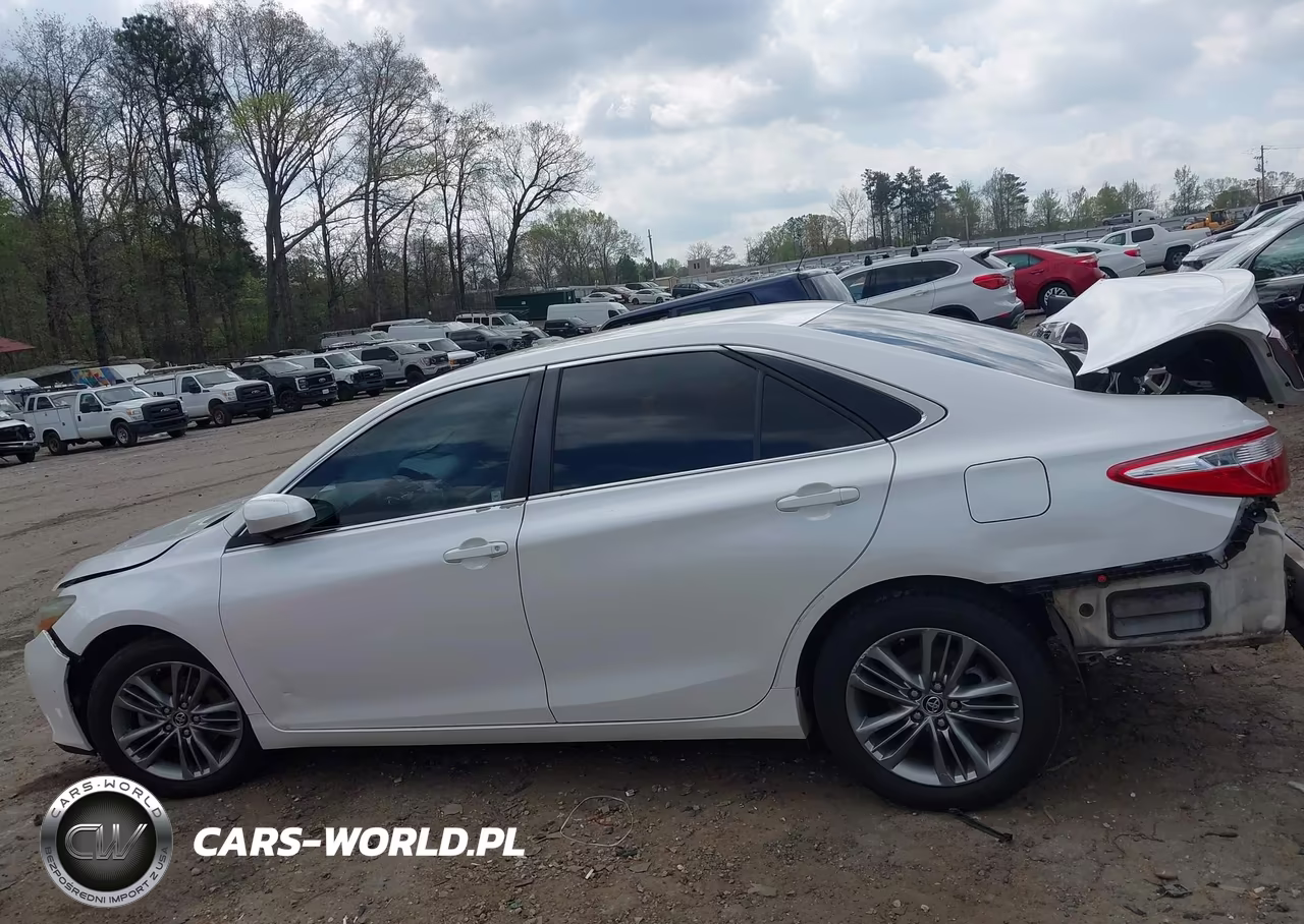 2015 Toyota Camry Se VIN:4T1BF1FK1FU070304 - 15