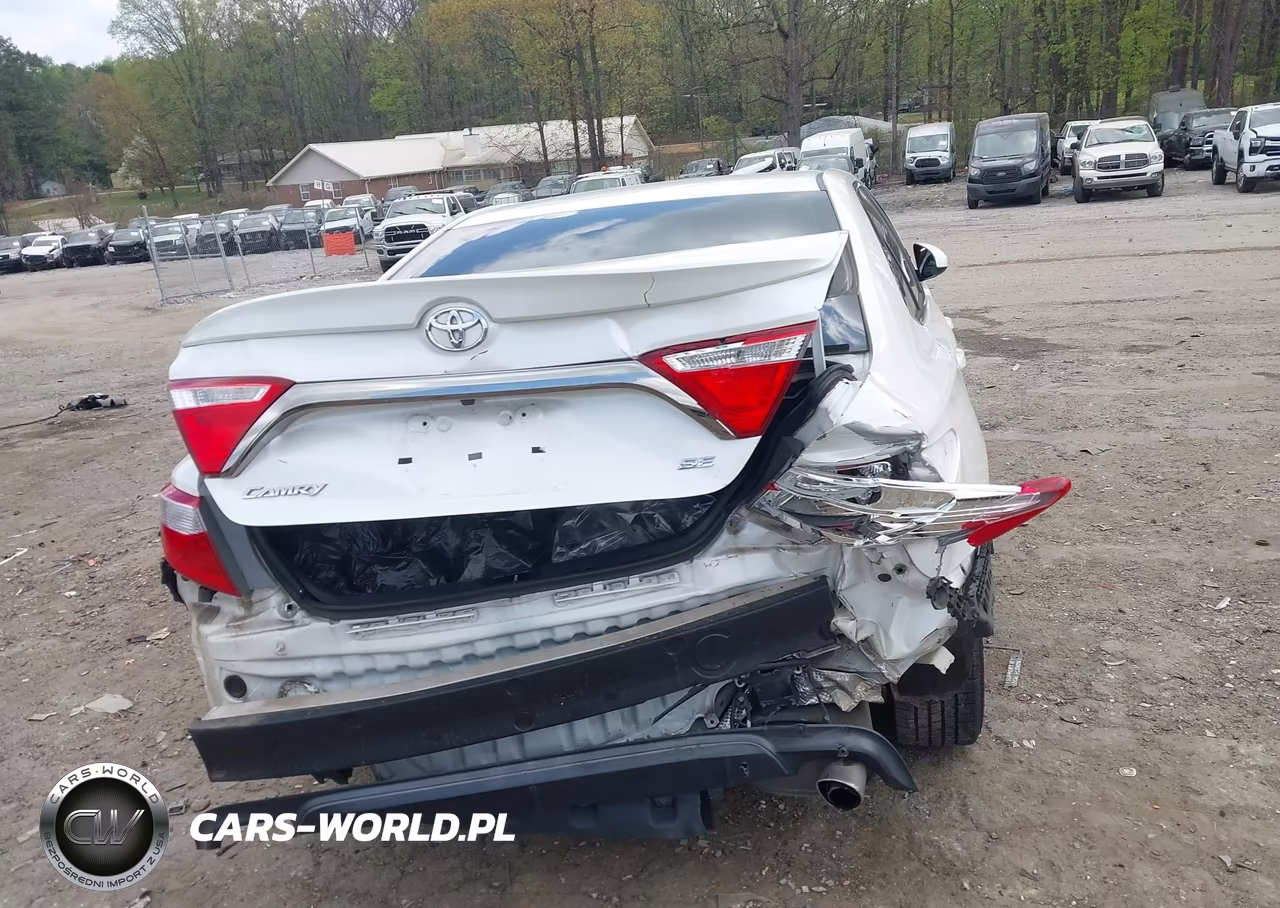 2015 Toyota Camry Se VIN:4T1BF1FK1FU070304 - 17