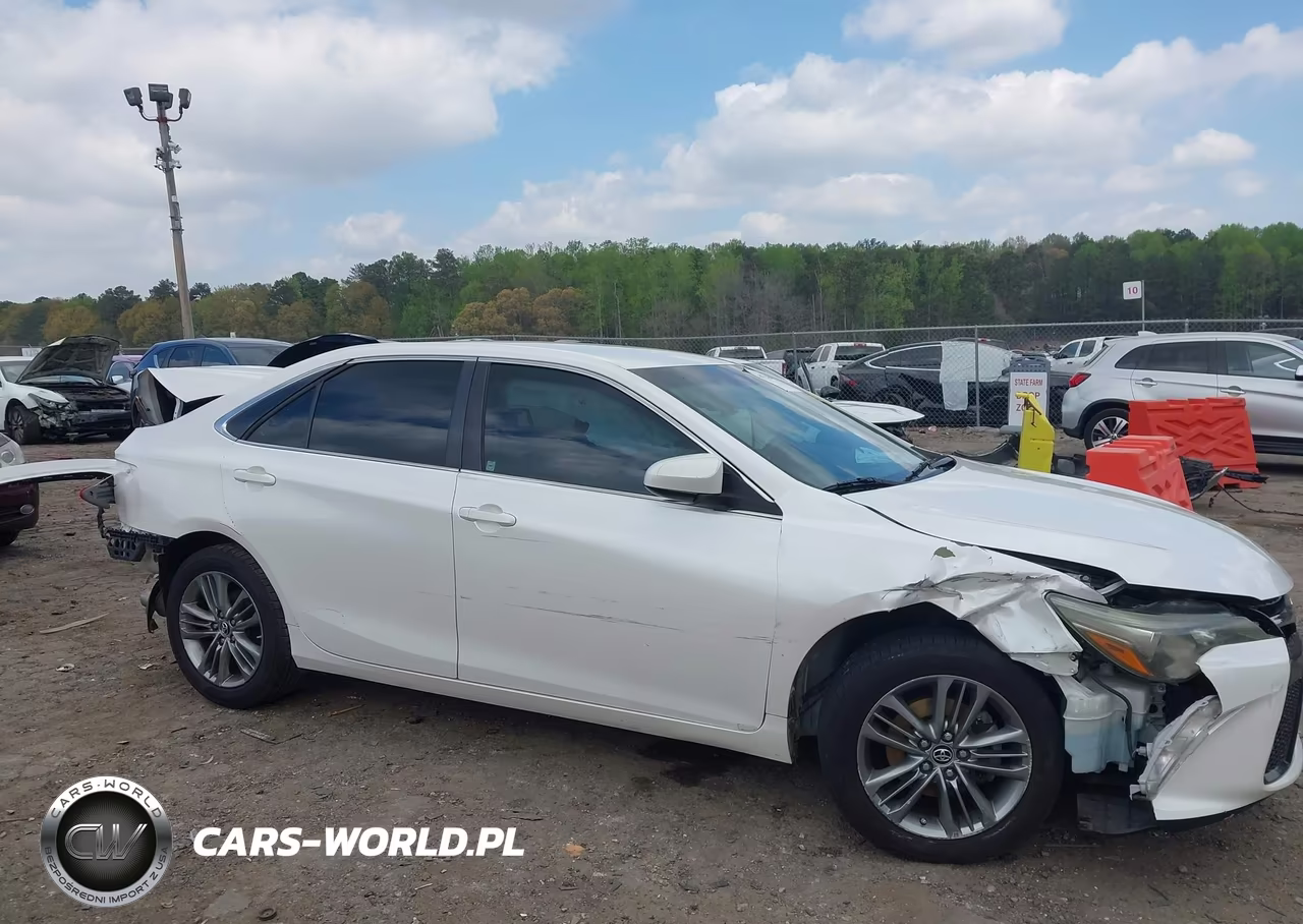 2015 Toyota Camry Se VIN:4T1BF1FK1FU070304 - 6