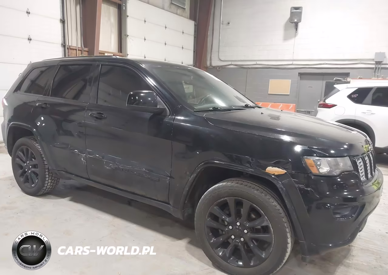 2018 Jeep Grand Cherokee Altitude 4X4 VIN:1C4RJFAG4JC219885 - 17