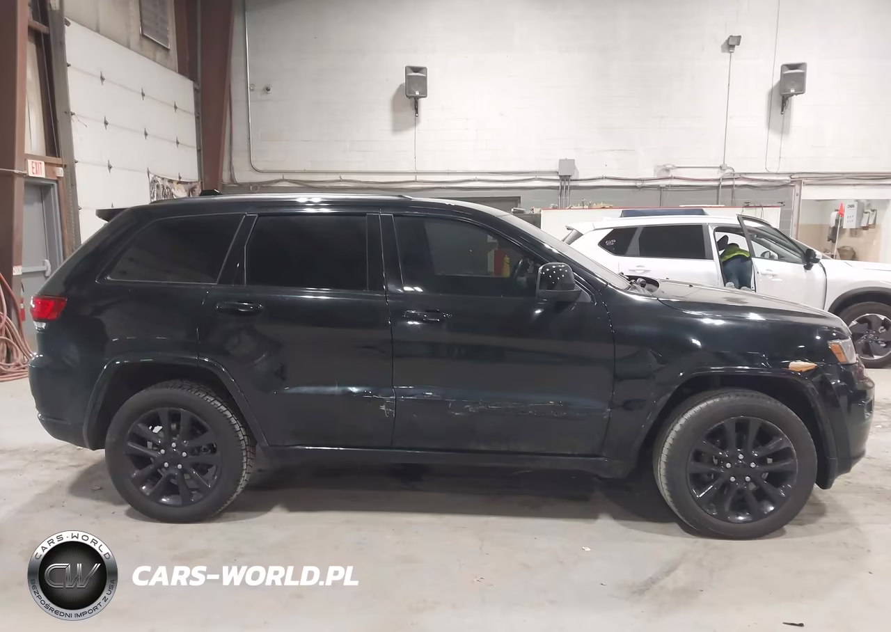 2018 Jeep Grand Cherokee Altitude 4X4 VIN:1C4RJFAG4JC219885 - 6