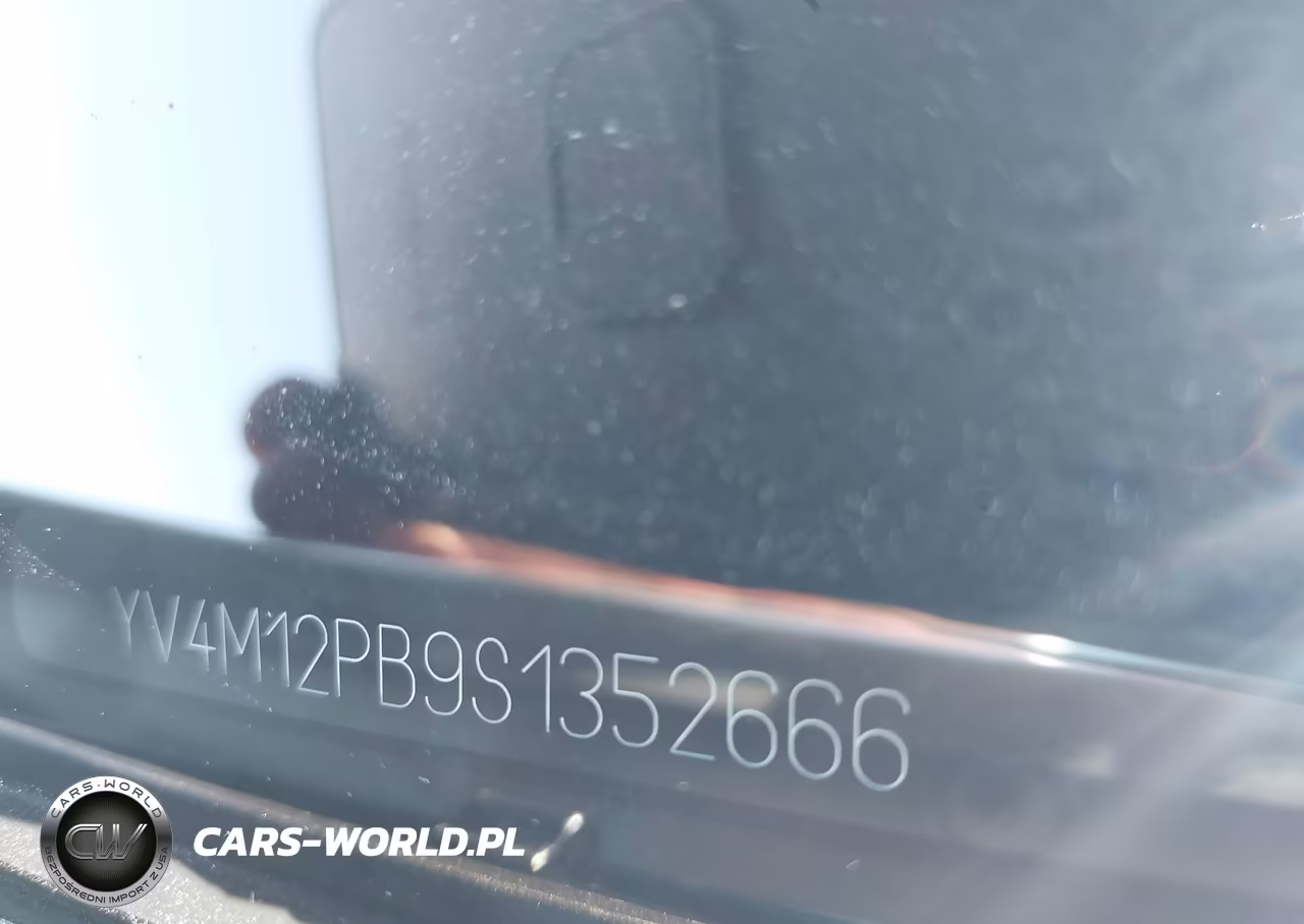 2025 Volvo Xc90 B5 Plus 7-Seater VIN:YV4M12PB9S1352666 - 17