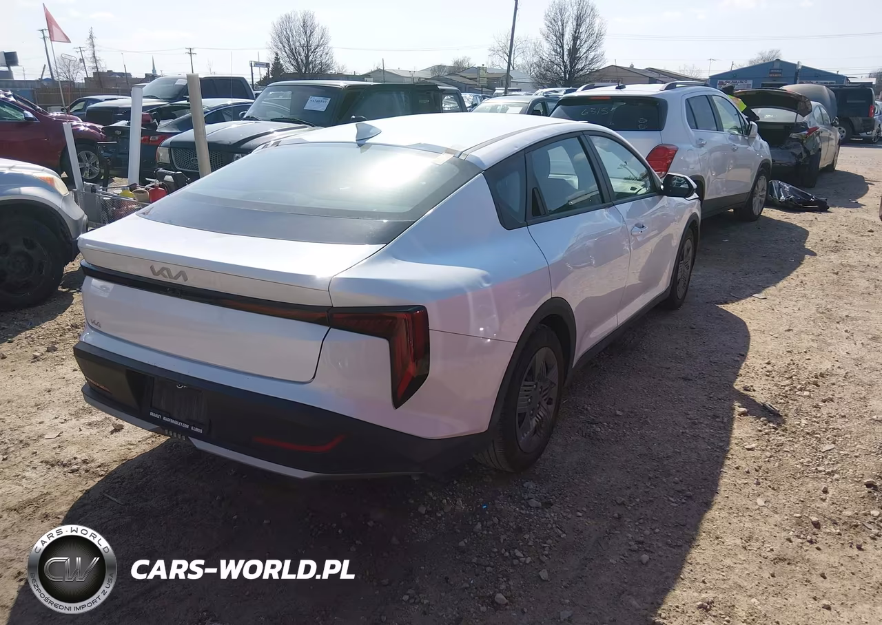 2025 Kia K4 Lx VIN:3KPFT4DE8SE083122 - 4