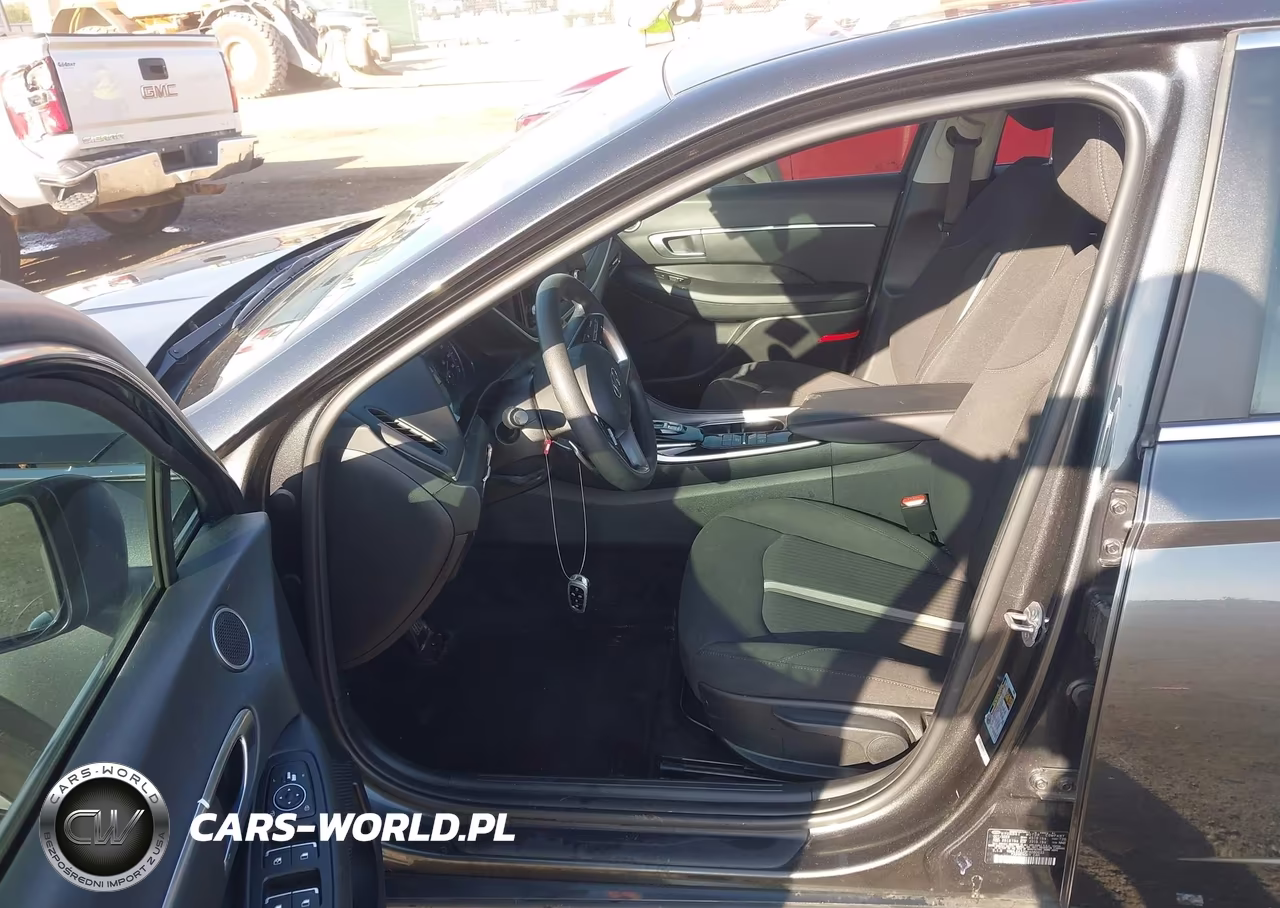 2023 Hyundai Sonata Hybrid Blue VIN:KMHL24JJ0PA080633 - 17