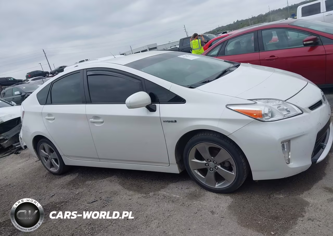 2013 Toyota Prius Three Se VIN:JTDKN3DU9D5612862 - 13