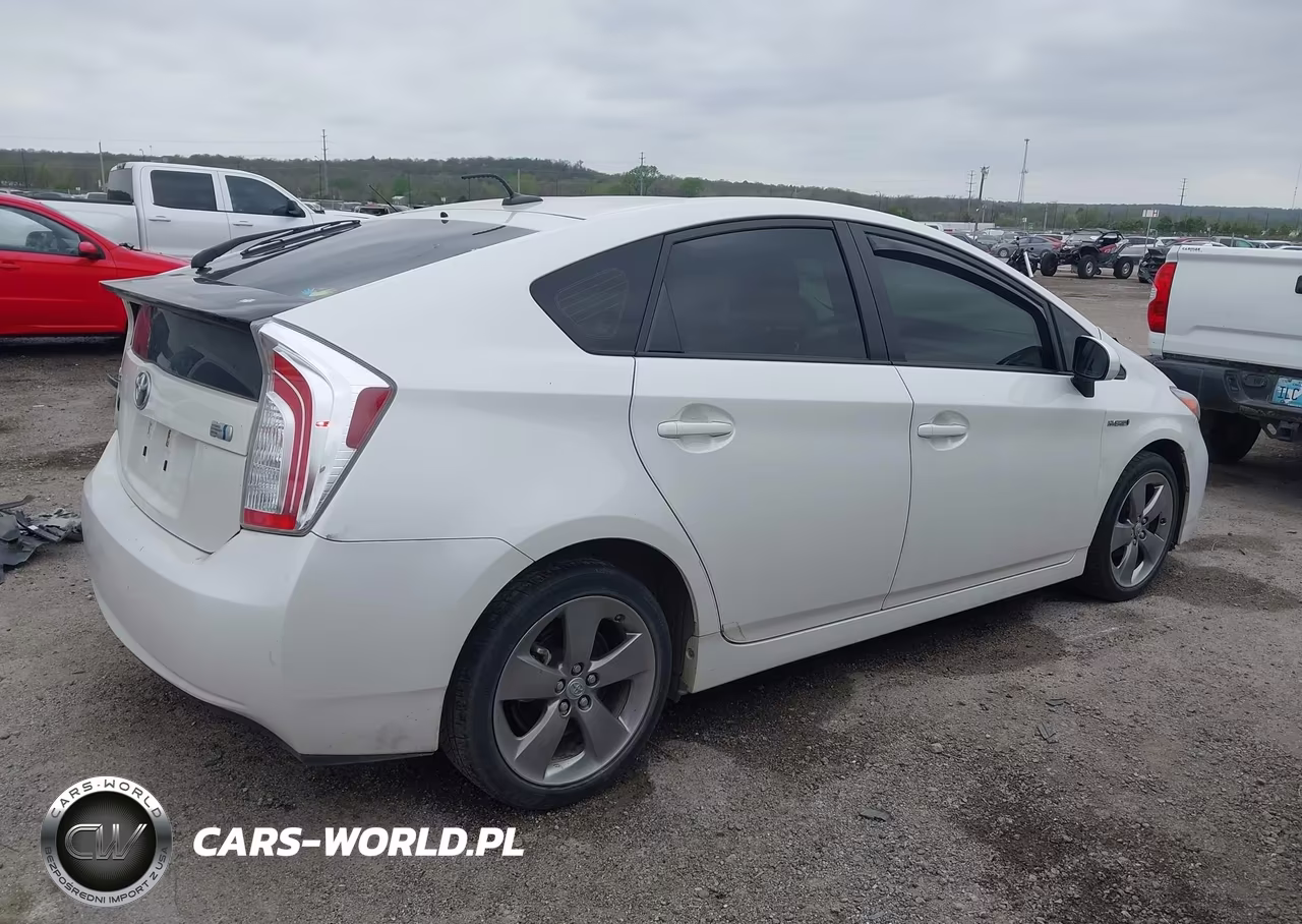 2013 Toyota Prius Three Se VIN:JTDKN3DU9D5612862 - 4