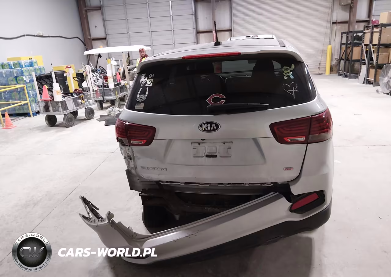 2019 Kia Sorento 2.4L L VIN:5XYPG4A33KG593246 - 16