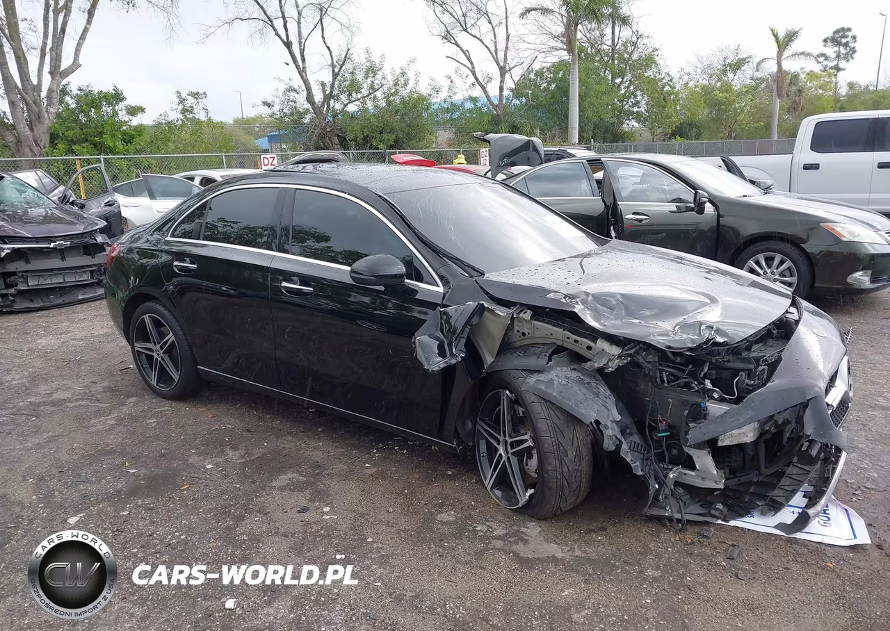 2022 Mercedes-Benz A 220