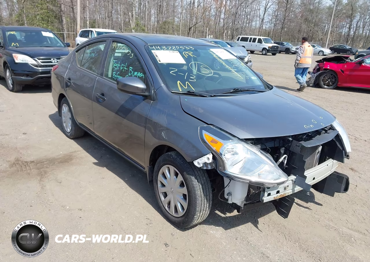 2019 Nissan Versa 1.6 S+