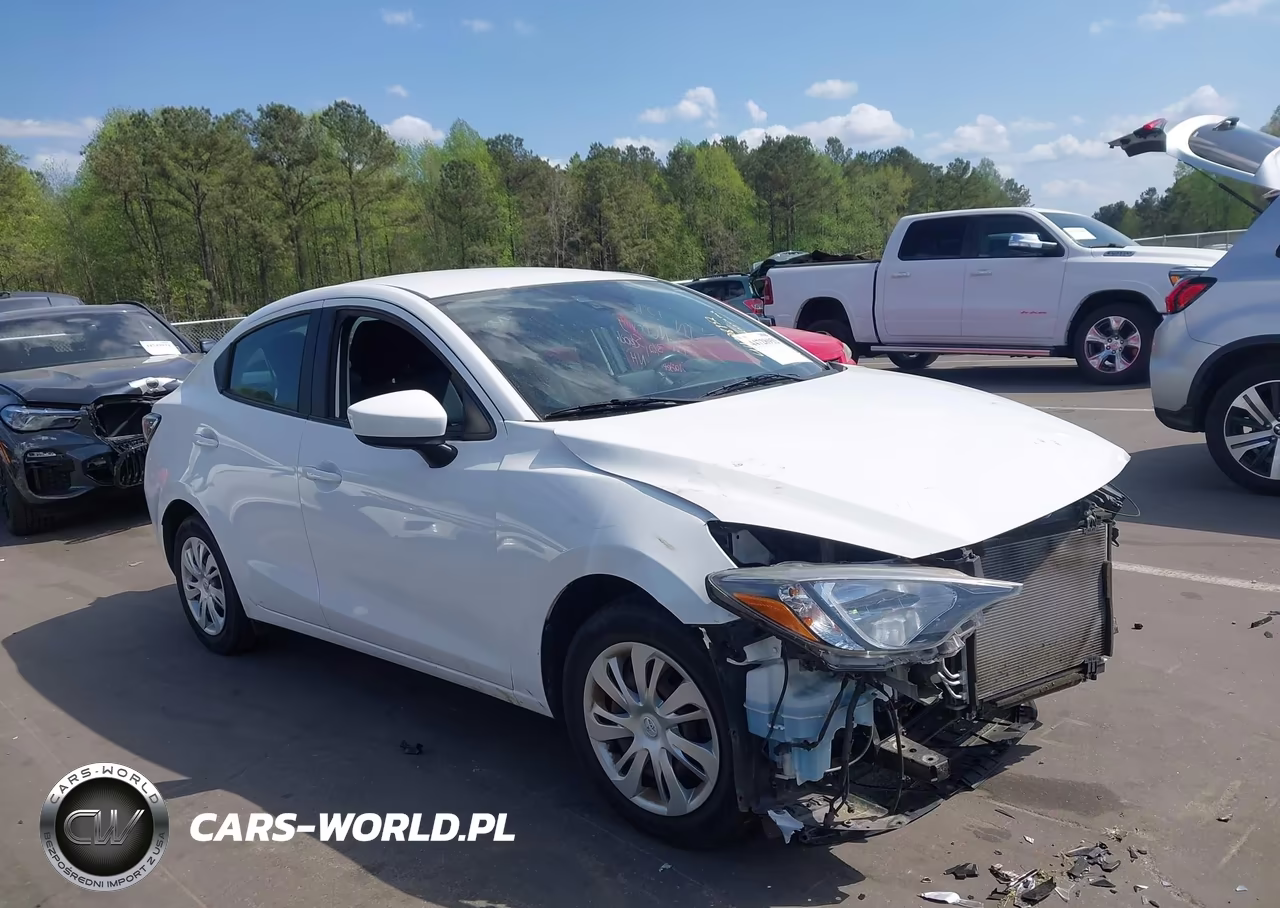2019 Toyota Yaris L – zdjęcie 1 z 19