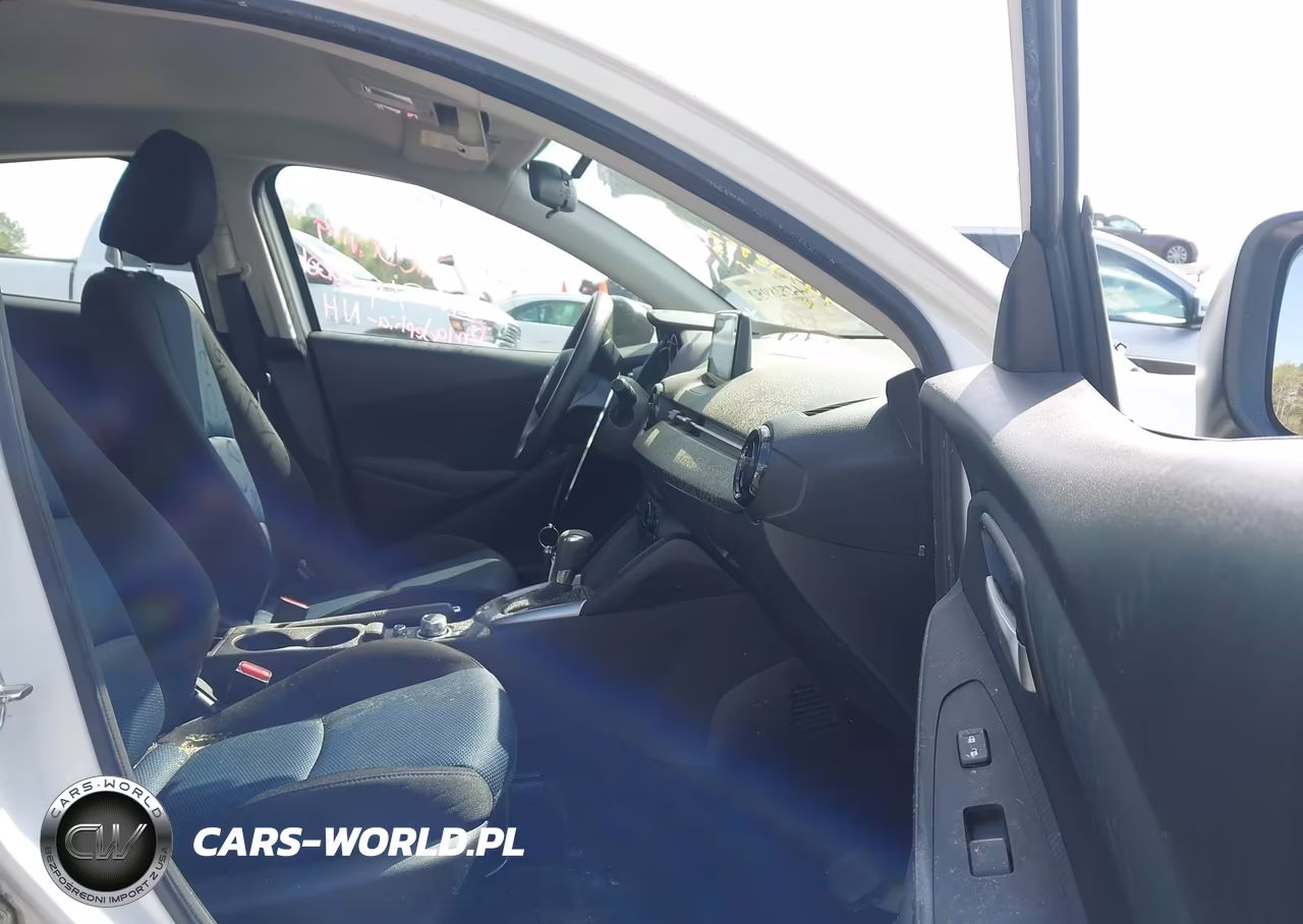 2019 Toyota Yaris L VIN:3MYDLBYV8KY519568 - 5