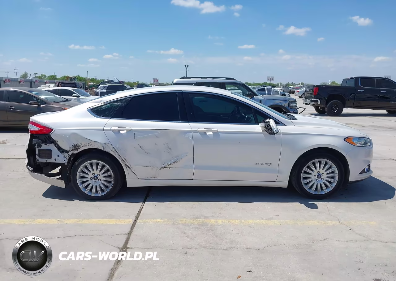 2015 Ford Fusion Hybrid Se VIN:3FA6P0LU9FR170697 - 13