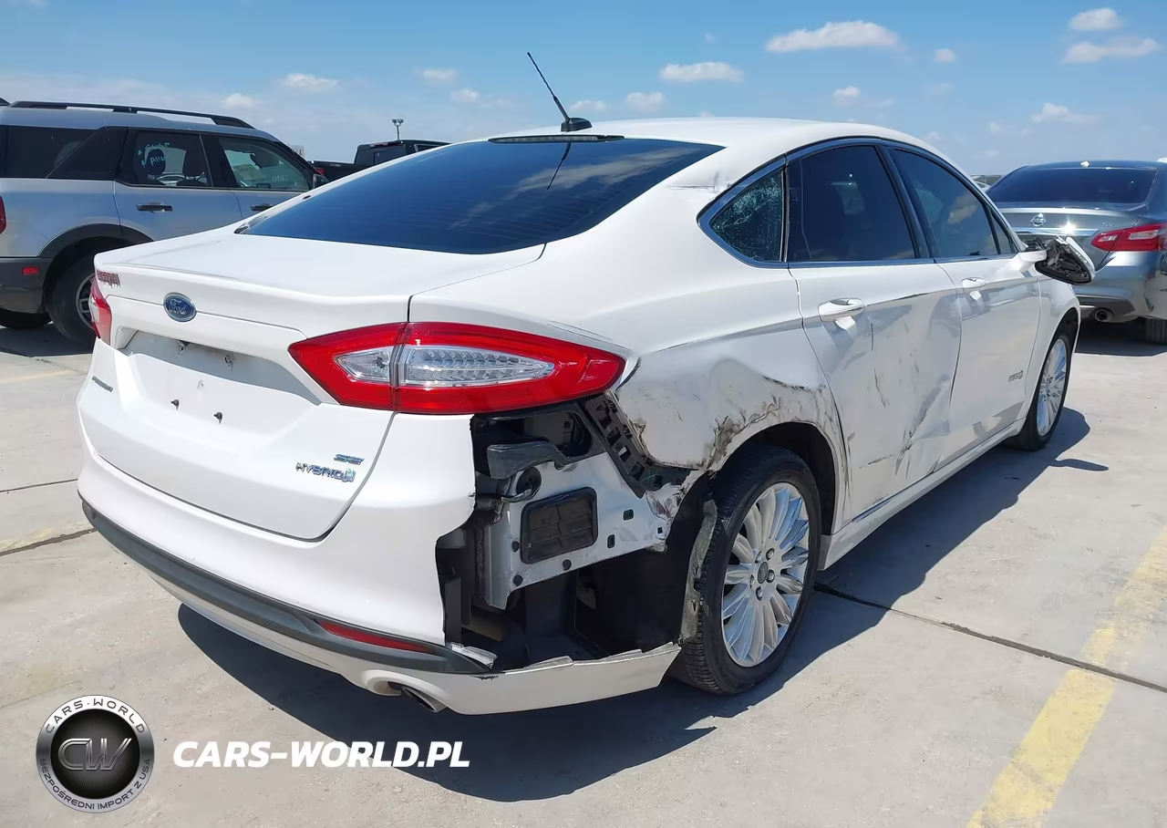2015 Ford Fusion Hybrid Se VIN:3FA6P0LU9FR170697 - 4