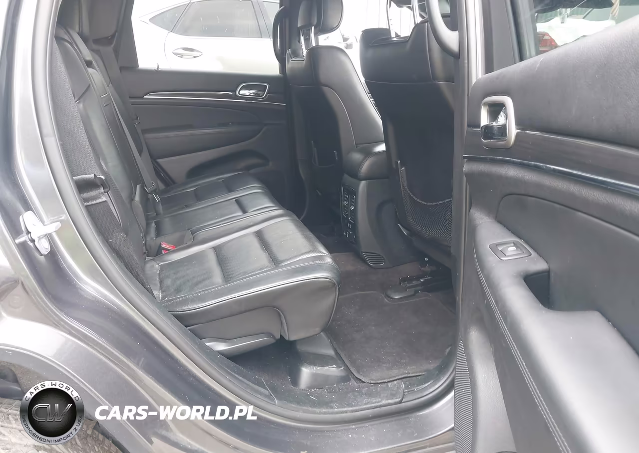2018 Jeep Grand Cherokee Overland 4X4 VIN:1C4RJFCG9JC356141 - 8