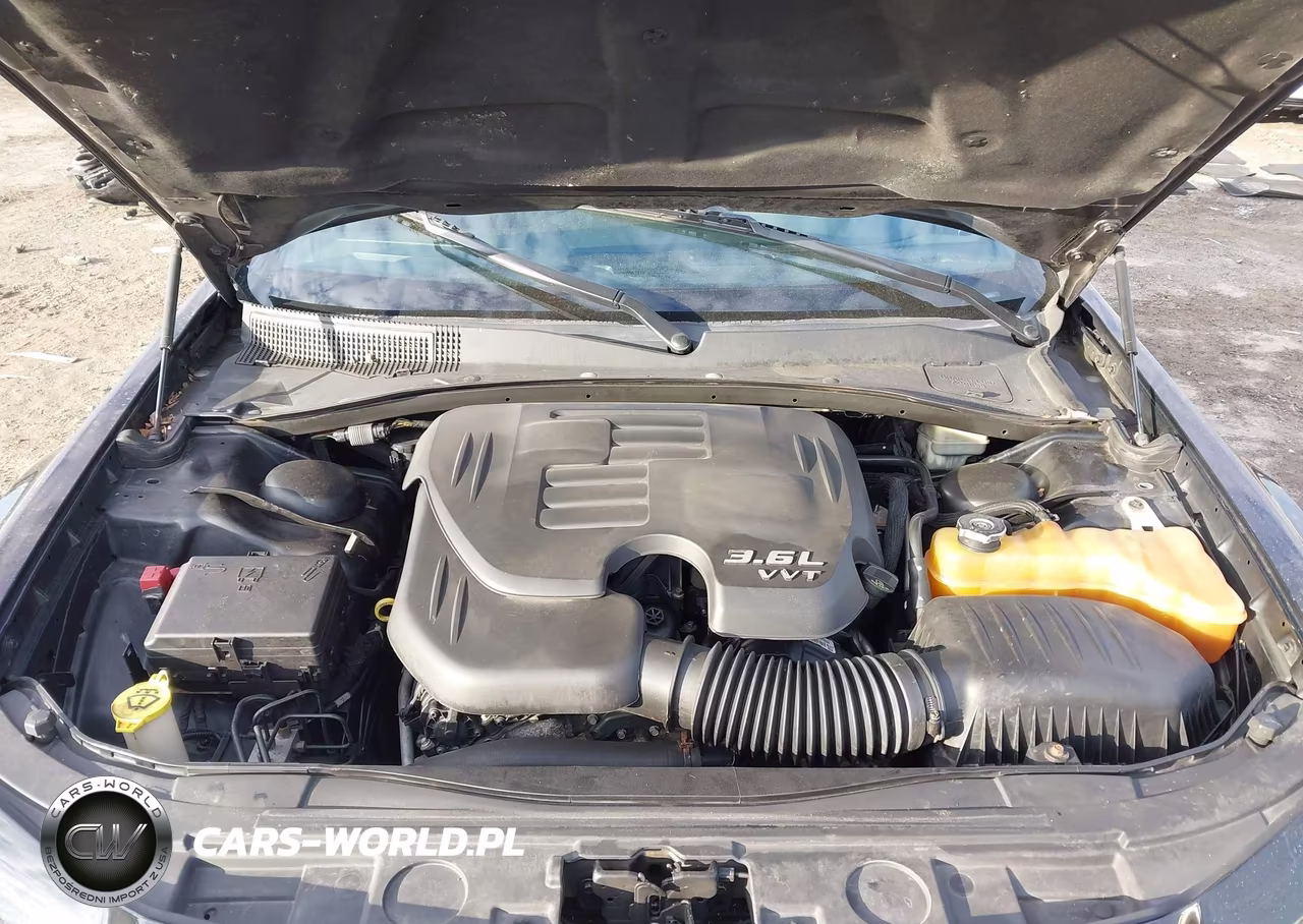 2014 Chrysler 300 VIN:2C3CCAAG2EH136093 - 10