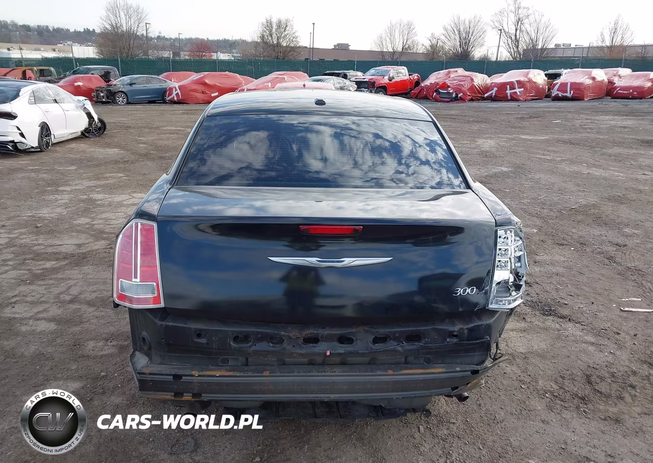 2014 Chrysler 300 VIN:2C3CCAAG2EH136093 - 17