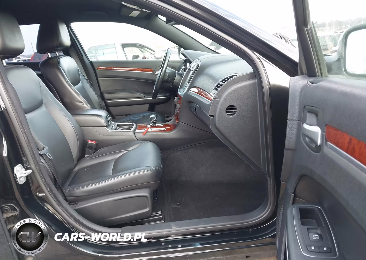 2014 Chrysler 300 VIN:2C3CCAAG2EH136093 - 5