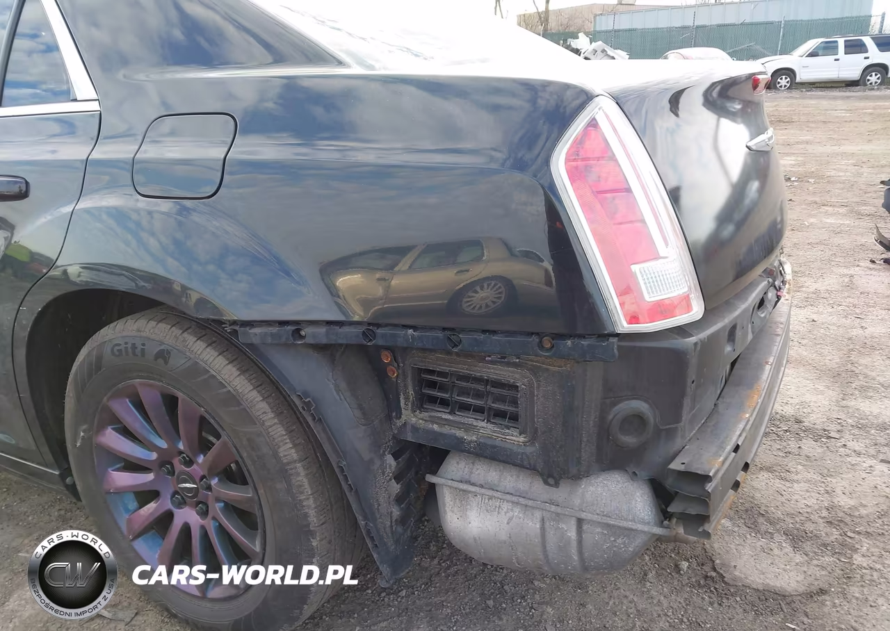 2014 Chrysler 300 VIN:2C3CCAAG2EH136093 - 6