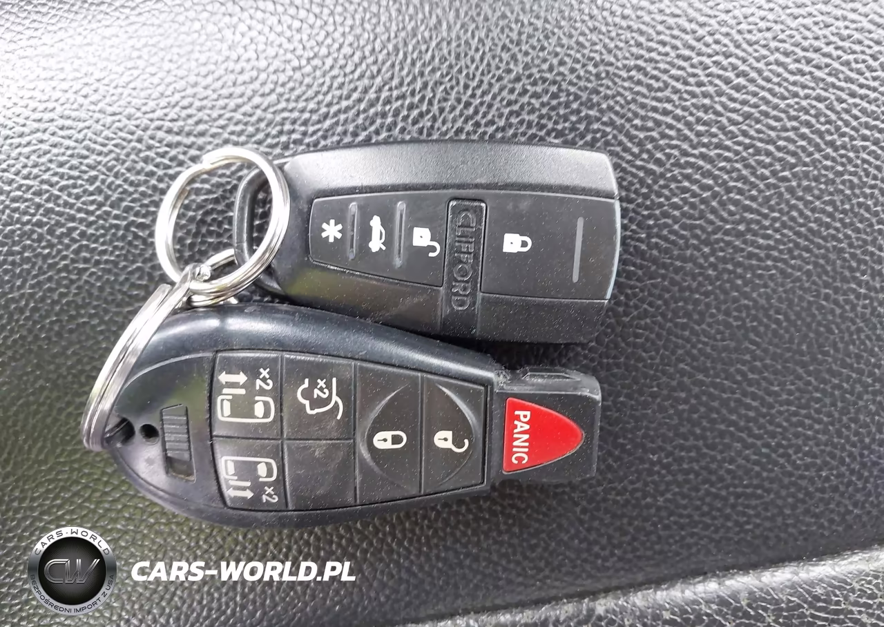 2012 Chrysler Town & Country Touring VIN:2C4RC1BG1CR367885 - 11
