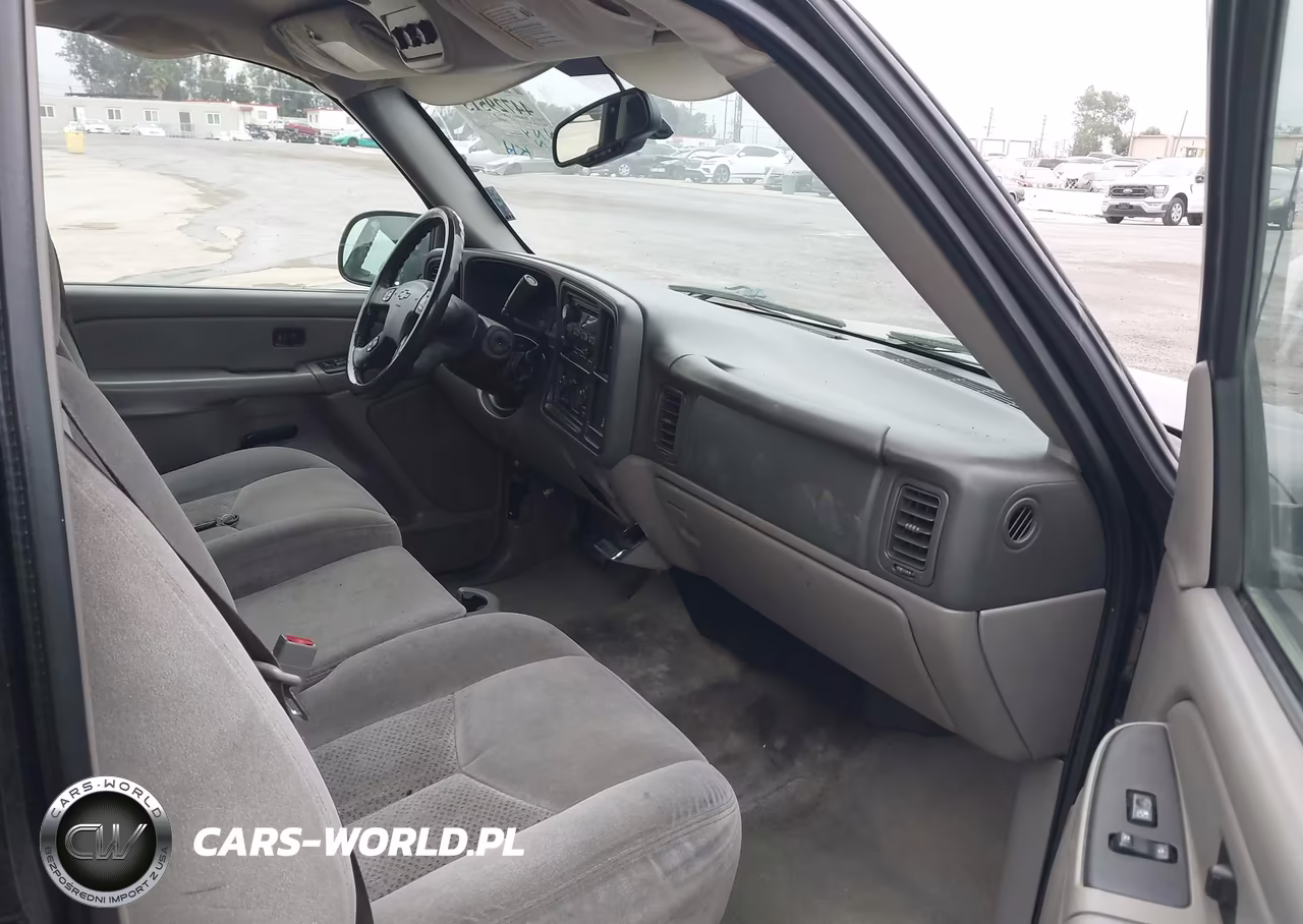 2005 Chevrolet Tahoe Ls VIN:1GNEC13V75R259525 - 5