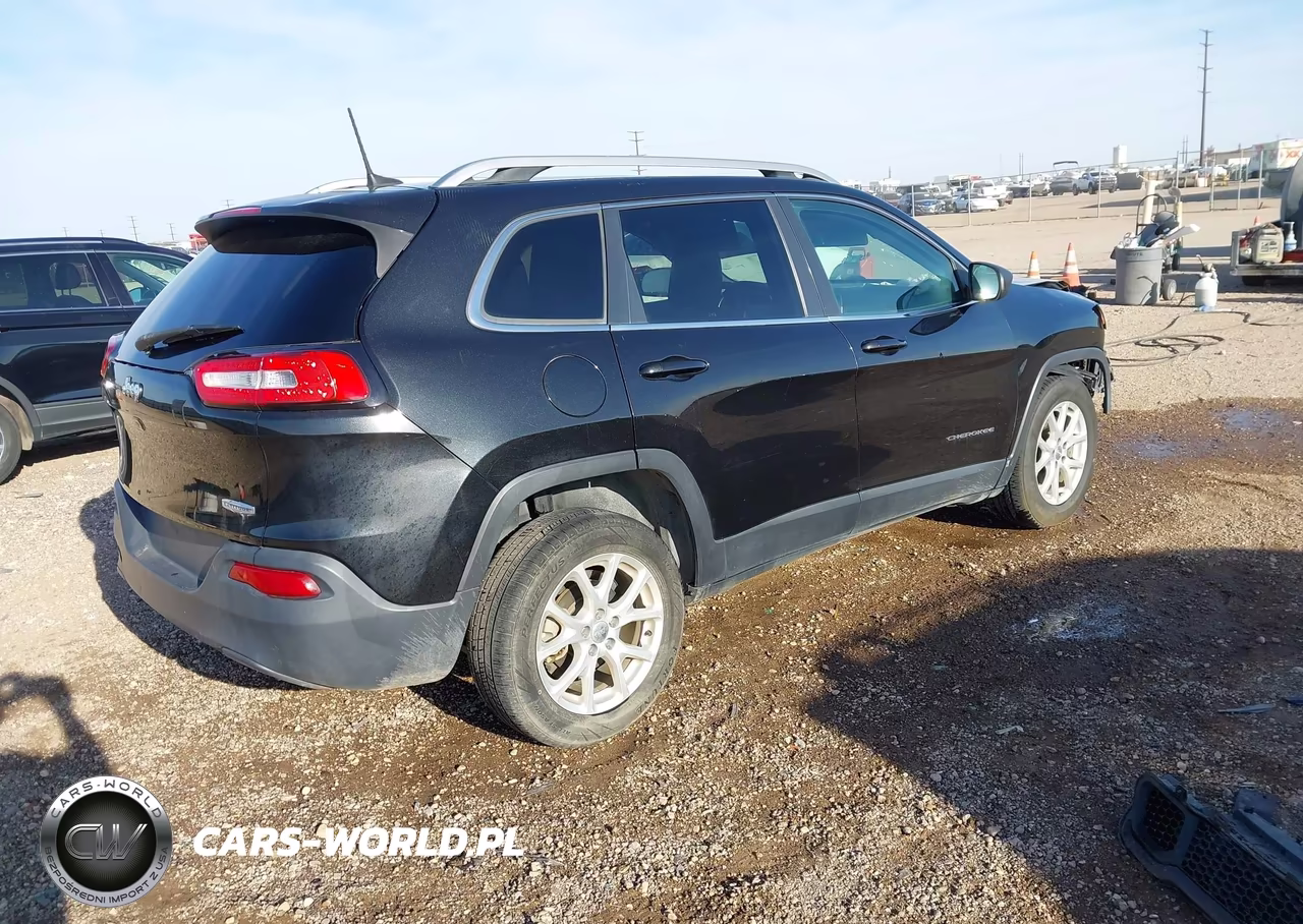 2016 Jeep Cherokee Latitude VIN:1C4PJLCB7GW258274 - 4
