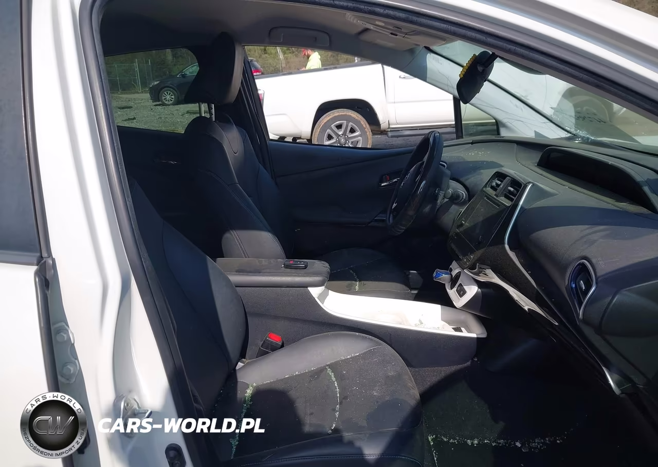 2016 Toyota Prius Three Touring VIN:JTDKARFU6G3018838 - 5