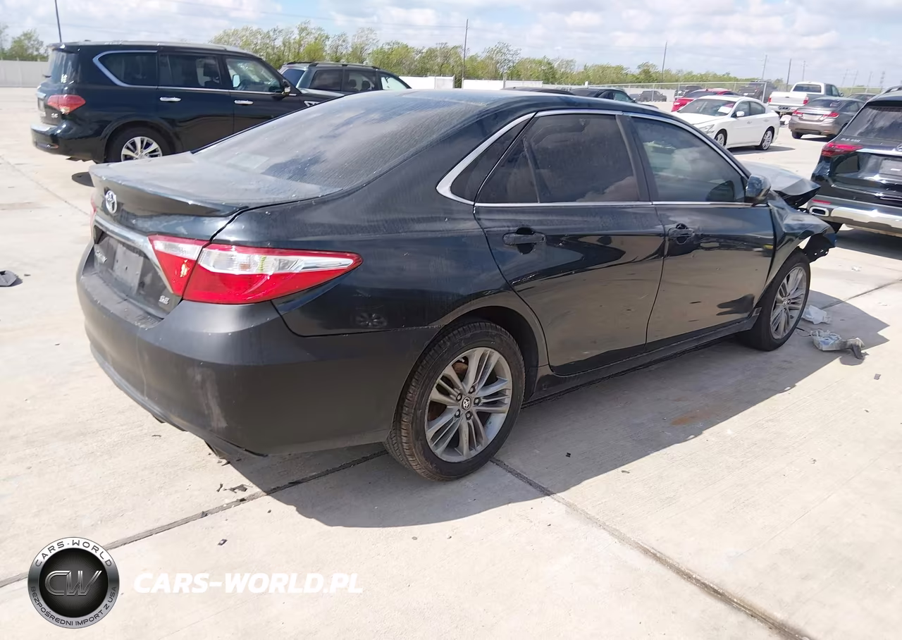 2017 Toyota Camry Se VIN:4T1BF1FK9HU319967 - 4