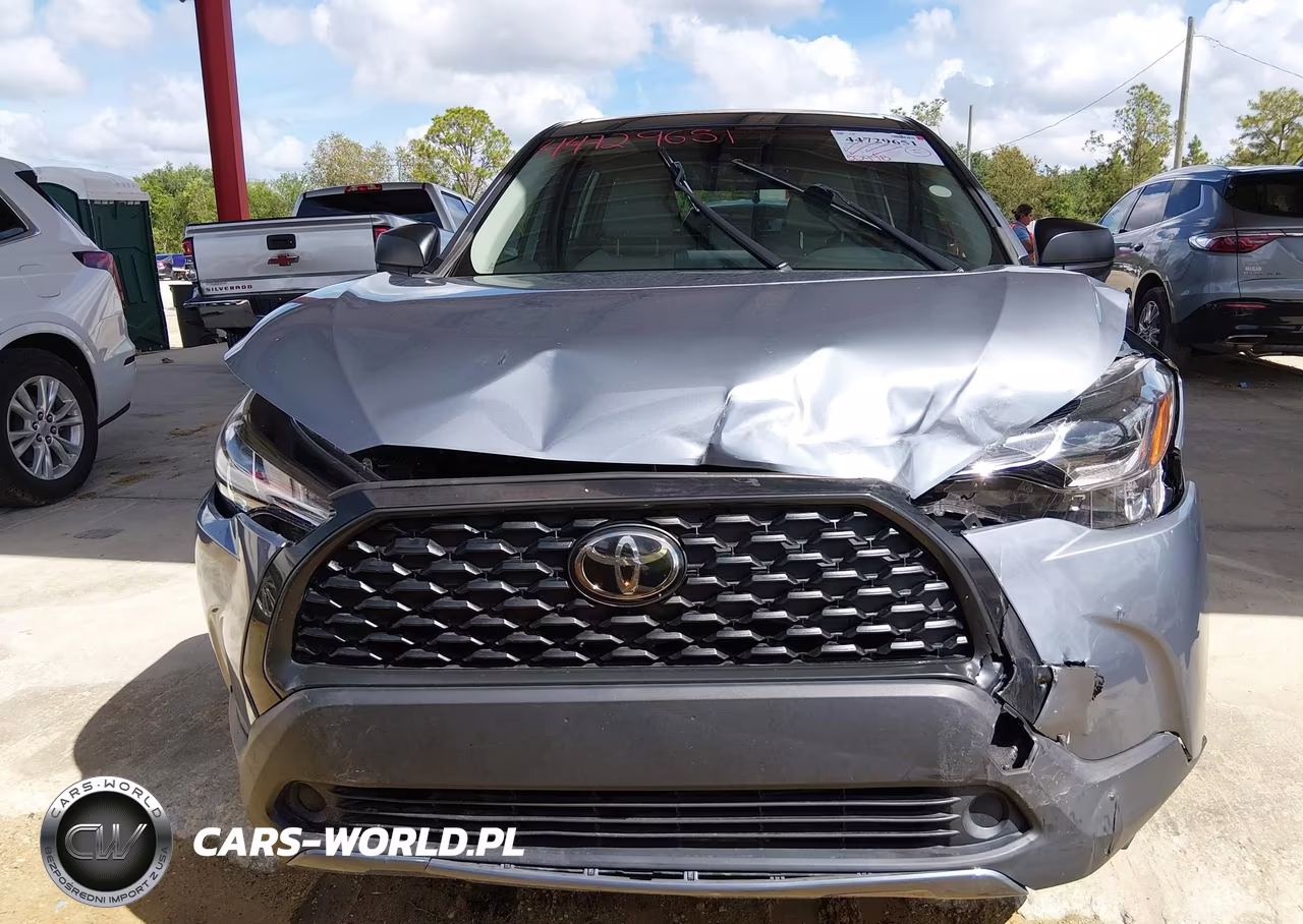 2022 Toyota Corolla Cross L VIN:7MUAAABG4NV017606 - 12