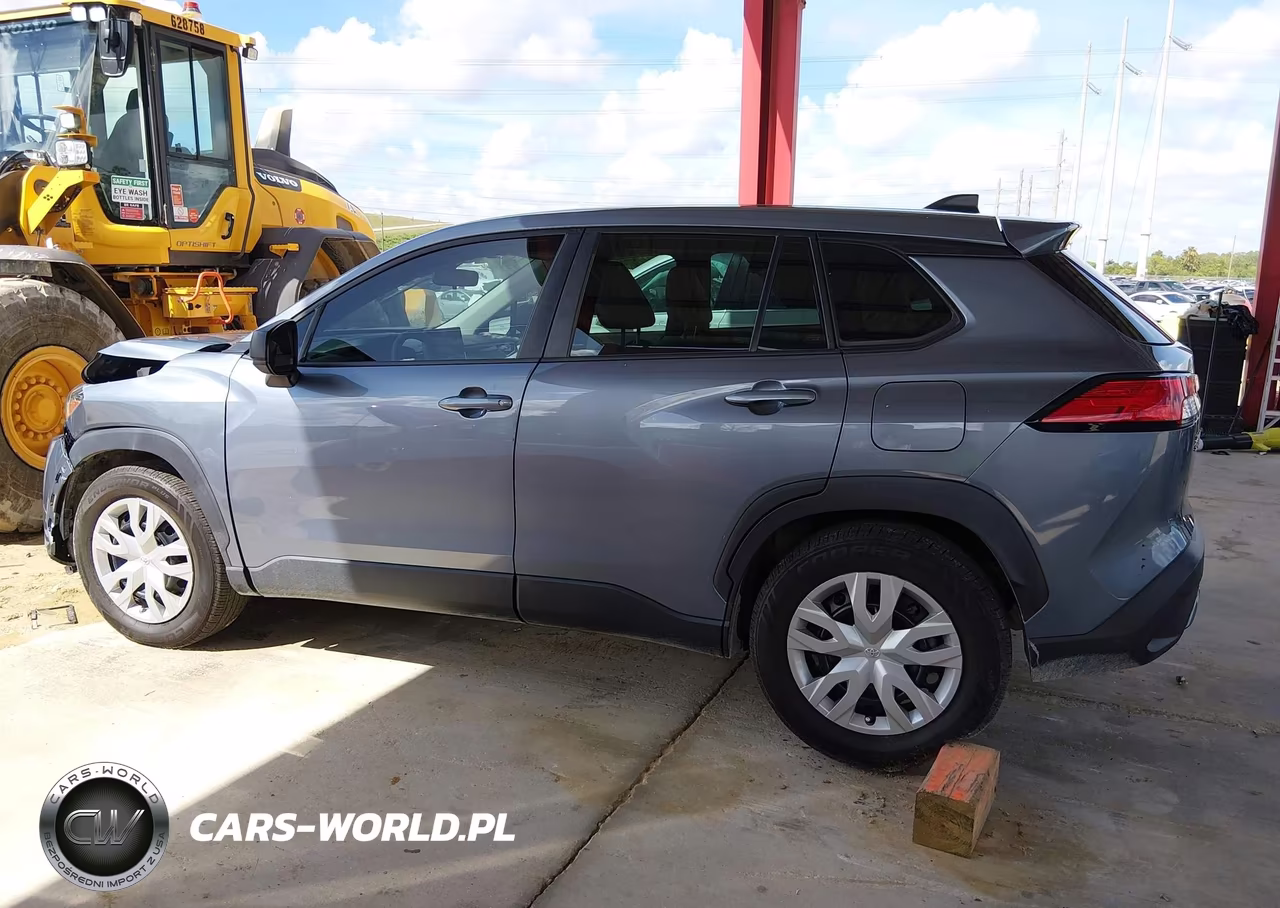 2022 Toyota Corolla Cross L VIN:7MUAAABG4NV017606 - 14